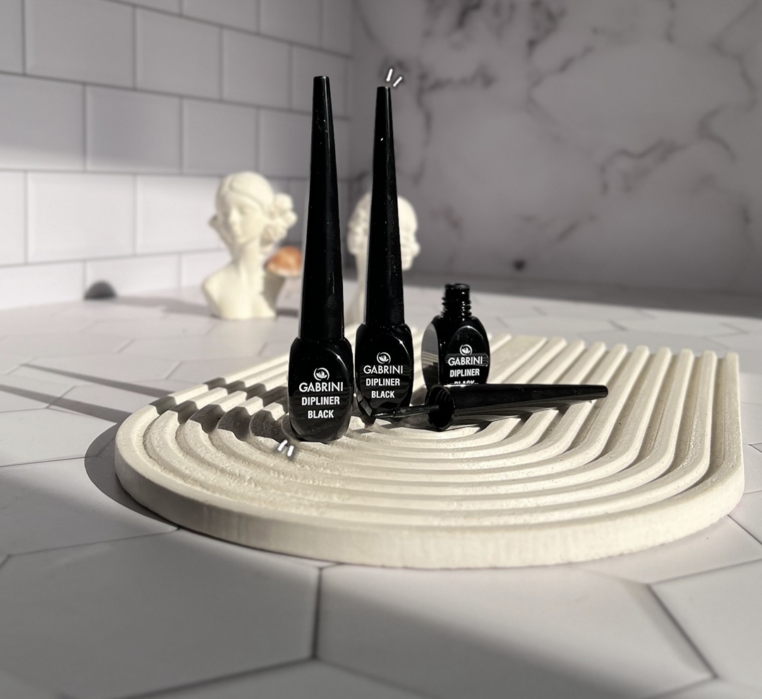 خط چشم ماژیکی ضد آب مویی